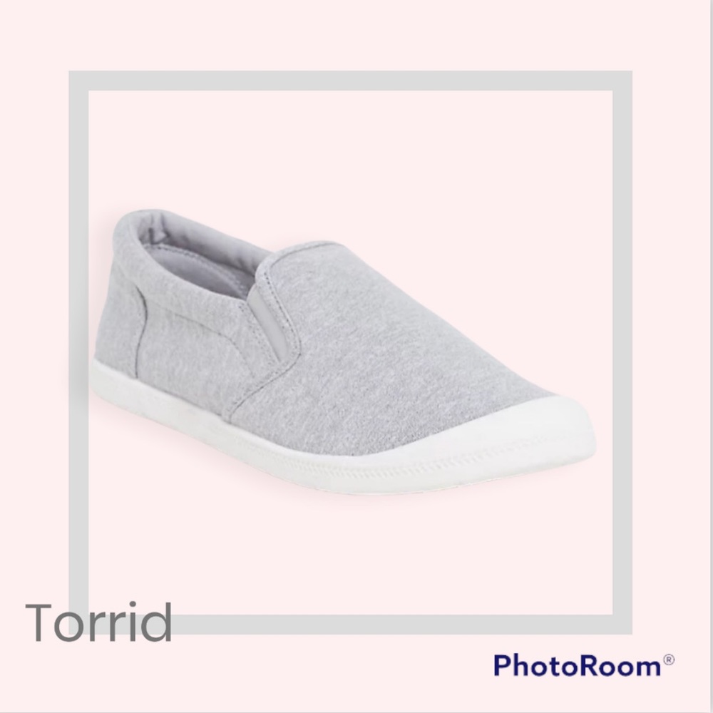 COTTON-BLEND SNEAKER, wide width light grey color